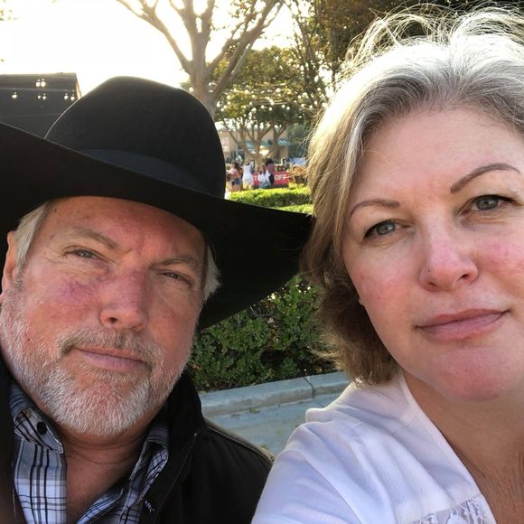 Meet your Posher, Debra - Picture 1 of 1